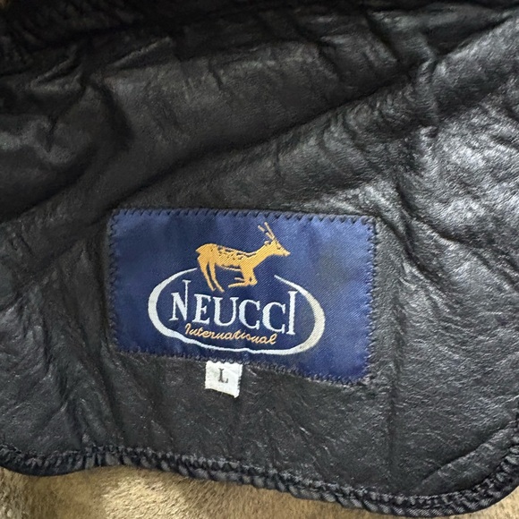 Beautiful Shearling Coat - Picture 4 of 16